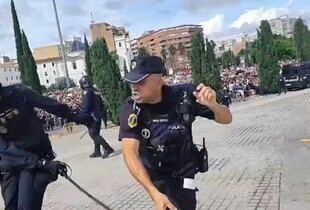 Масові протести охопили Іспанію: десятки тисяч людей вийшли на вулиці у 50 містах (відео)