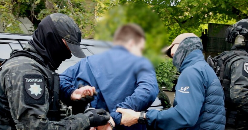 Ошукав підприємця на $280 000: поліцейські затримали псевдопосадовця НАБУ