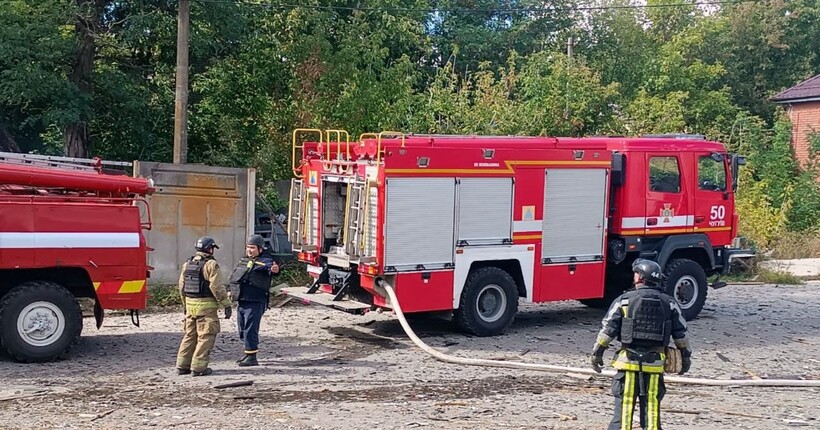 Російські війська обстріляли Чугуїв: постраждали двоє людей