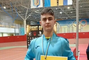 Український підліток двічі оновив світовий рекорд зі стрибків із жердиною