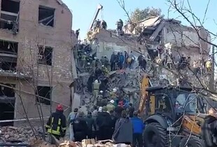 В Прилуках серед завалів будинку дістали тіла трьох дітей: кількість жертв зросла до дев'яти