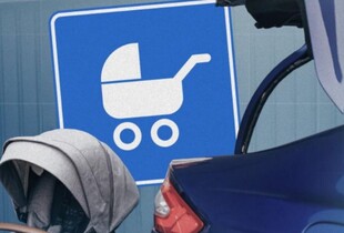 Кабмін схвалив нові правила паркування для водіїв із дітьми до трьох років