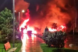 У Києві дрон влучив у 25-поверхівку: загинула жінка, палають автомобілі