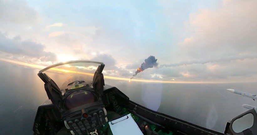 Румунські F-16 збили два реактивні дрони над Чорним морем: подробиці від Міноборони