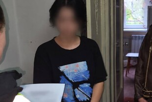 Правоохоронці взяли під варту 17-річну дівчину, яка отруїла двох військових