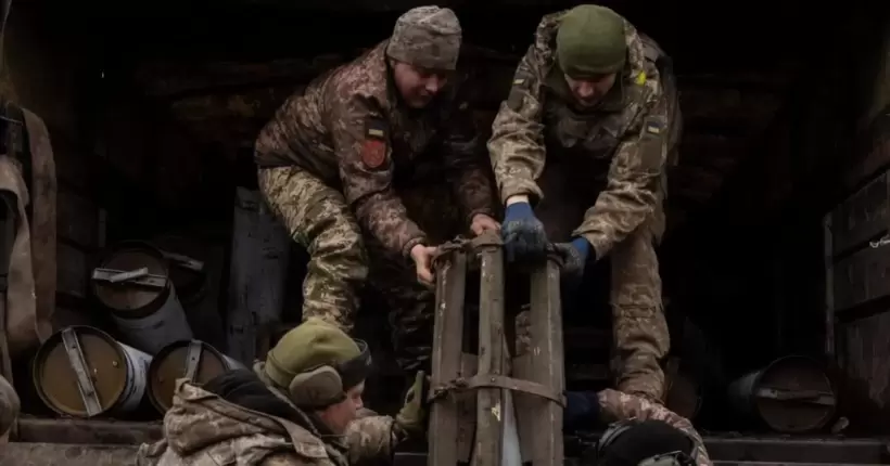 Захисники за добу знищили 910 окупантів, літак та гелікоптер: звіт Генштабу за 8 лютого