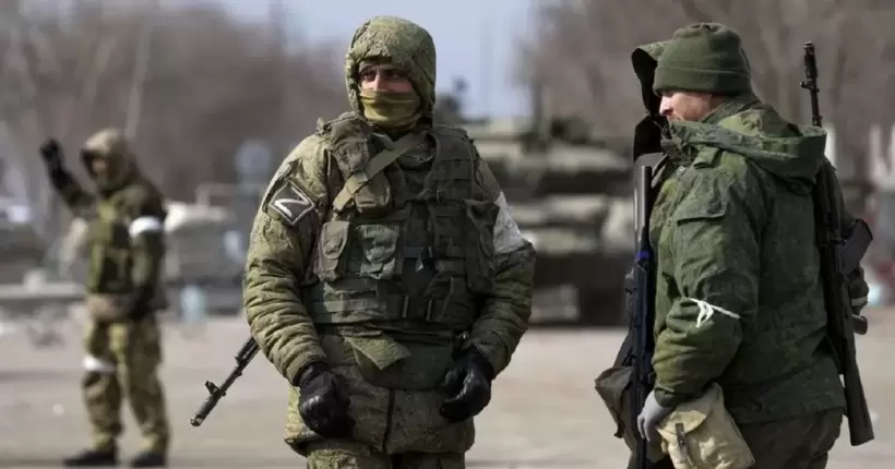 Доплата за кожен кілометр: чим мотивують росіян брати участь у штурмових діях