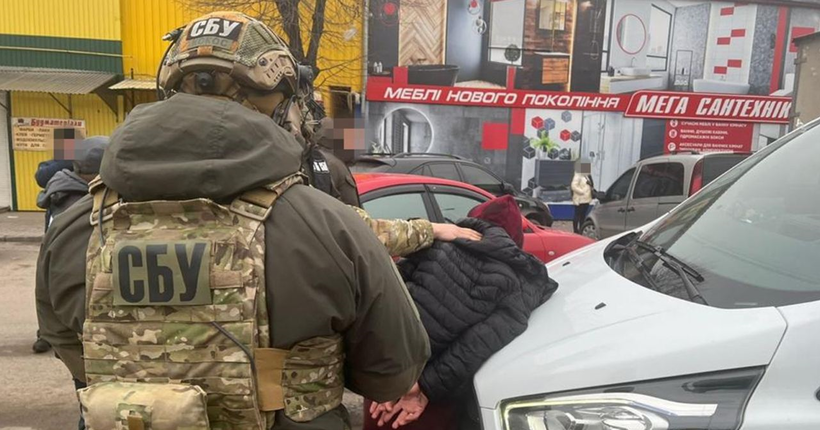 Вербував колишніх українських в‘язнів до ПВК 