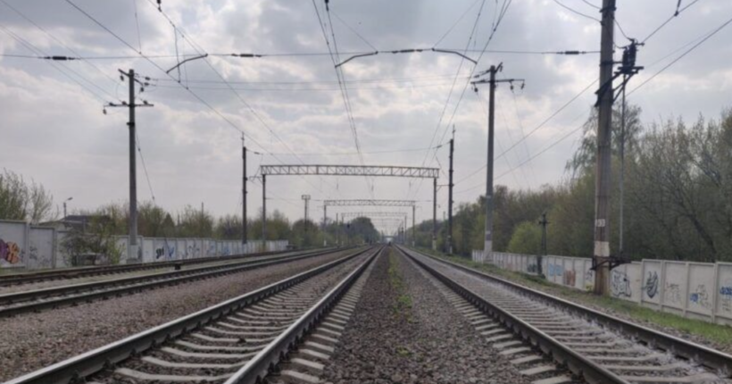 У Борисполі вантажний потяг зійшов із рейок