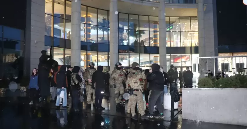 Поліція заблокувала близько 50 каналів руху 