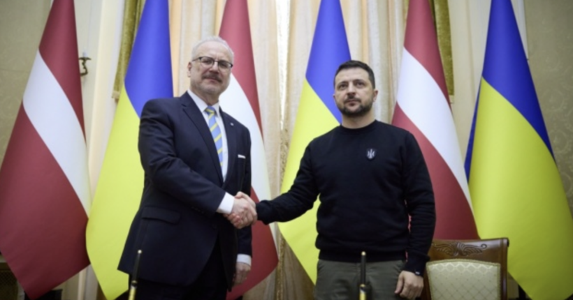 Артилерія, амуніція і снаряди великої дальності: Зеленський розповів, яка зброя треба Україні