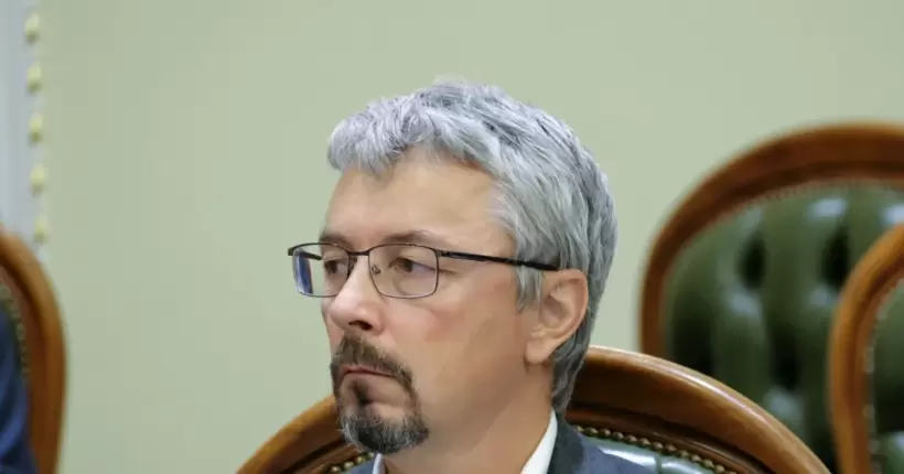Ткаченко: Механізму покарання артистів, які виїхали за кордон безпідставно, поки що немає