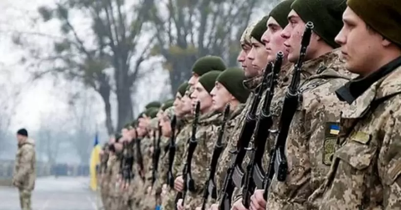 Офіцеру, який побив строковика на Житомирщині, повідомили про підозру