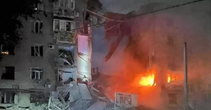 Обстріл Запоріжжя: росія вдарила ракетами С-300 по житловому комплексу