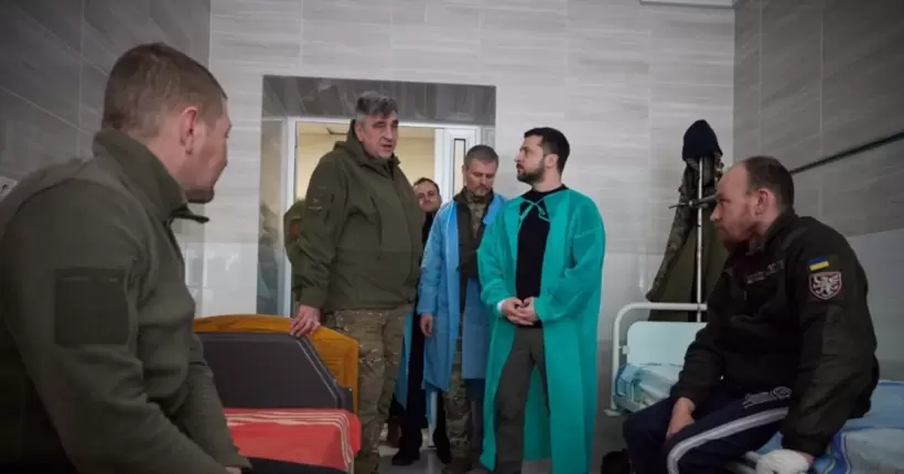 Зеленський приїхав з робочим візитом на Донеччину і нагородив військових