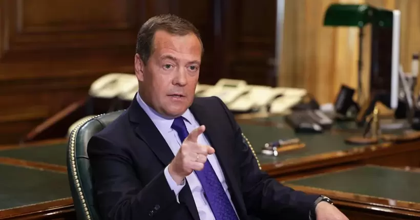 Євросоюз відповів на погрози Медведєва вдарити гіперзвуковою ракетою по суду в Гаазі
