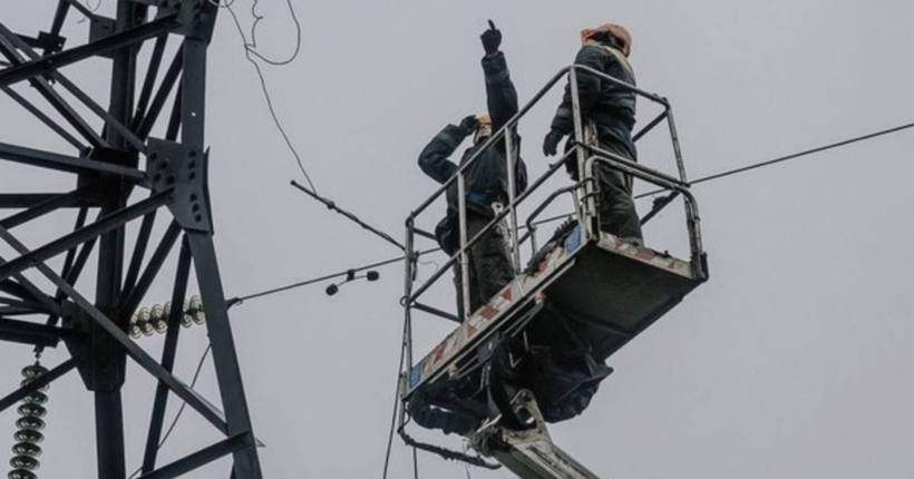 Негода знеструмила 12 областей України: де зараз немає світла 