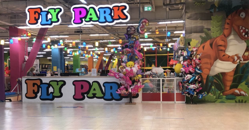 Діти-переселенці зможуть безкоштовно відвідувати Fly Park у Києві: подробиці