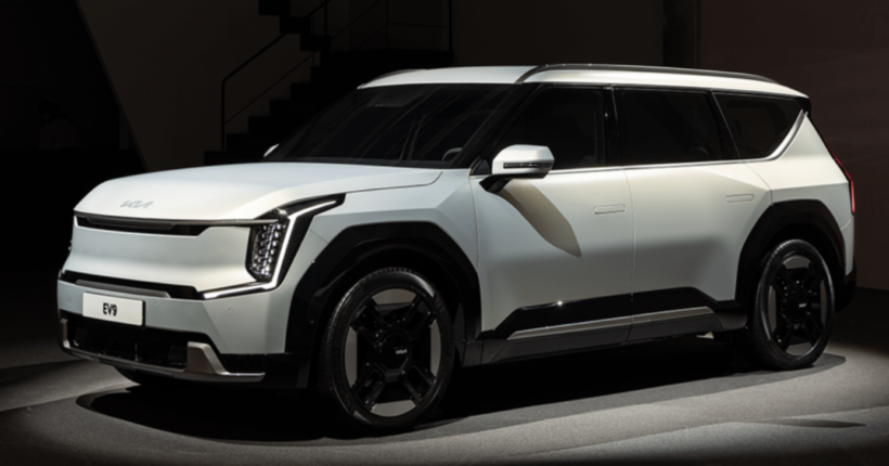 Три ряди сидінь і понад 500 км запасу ходу: Кіа презентувала електропозашляховик EV9