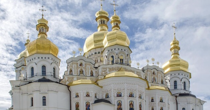 У Києво-Печерській Лаврі проживало близько 1500 осіб, лише 20 з них вже втекли, - експерт
