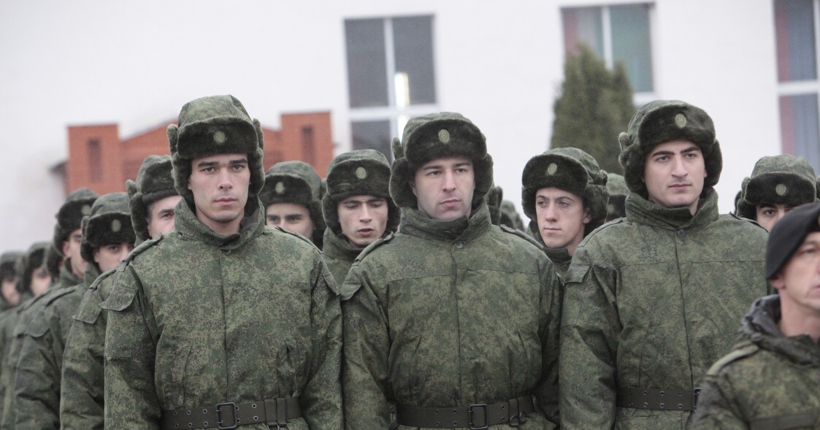 Розвідка Британії розповіла про наслідки алкоголізму російських окупантів на війні