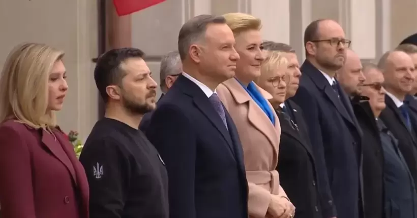 Зеленський і Дуда зустрілися в Польщі: український лідер отримав найвищу польську нагороду
