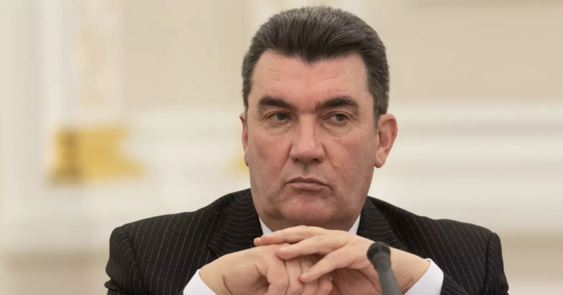 Данілов про виселення УПЦ МП з Лаври: Ніхто за бороду і ноги їх витягувати не збирається