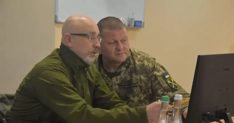 Готувався до цього все життя: Резніков про атмосферу в кабінеті Залужного у перші години нападу рф