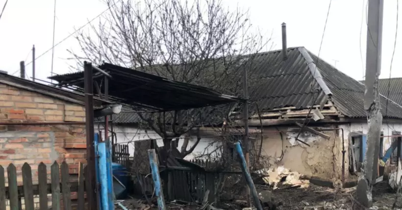 Росіяни вдарили по житлових будинках Нікополя, чотири людини постраждали
