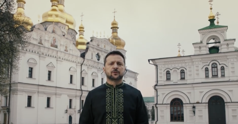 Володимир Зеленський привітав українців з Великоднем: Україна побачить світло перемоги