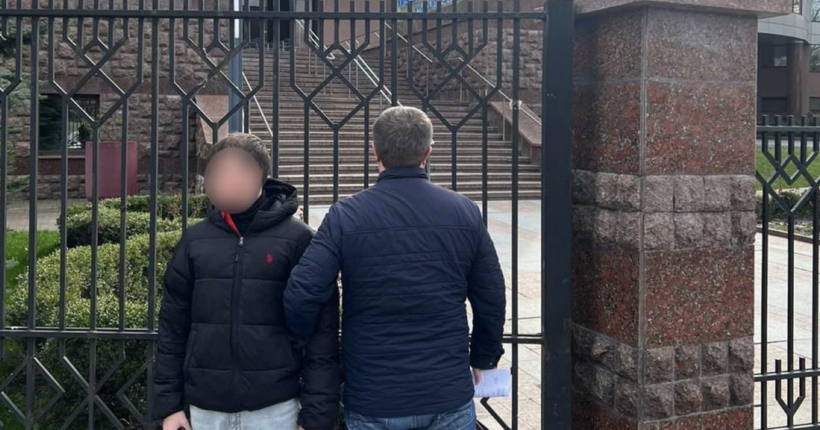 Одного з учасників “п’яних вечірок” взяли під варту прямо в залі суду: він може вийти під заставу