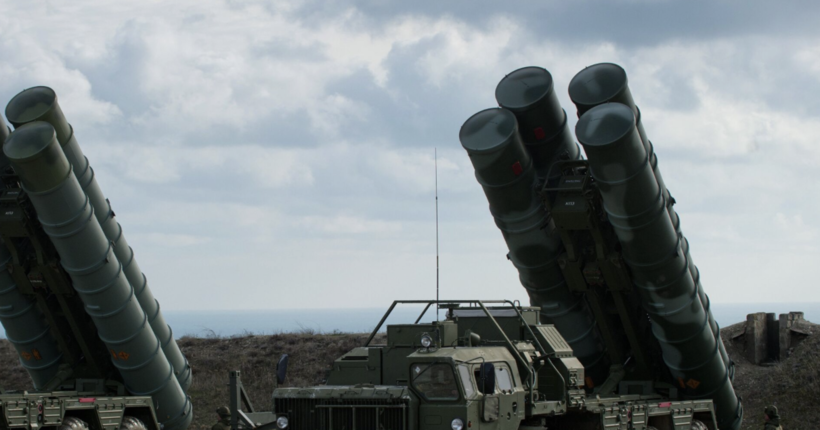 В росії у кювет злетів ЗРК С-400 за 13 млрд рублів: відео