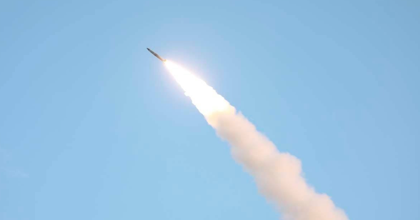 Росіяни вдарили ракетами C-300 по центру Куп’янська: під завалами є люди