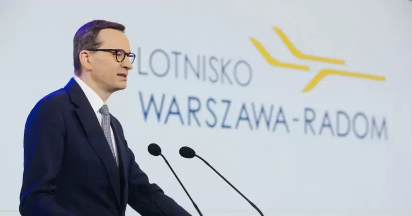 У Польщі під час відкриття аеропорту зіткнулись два літаки