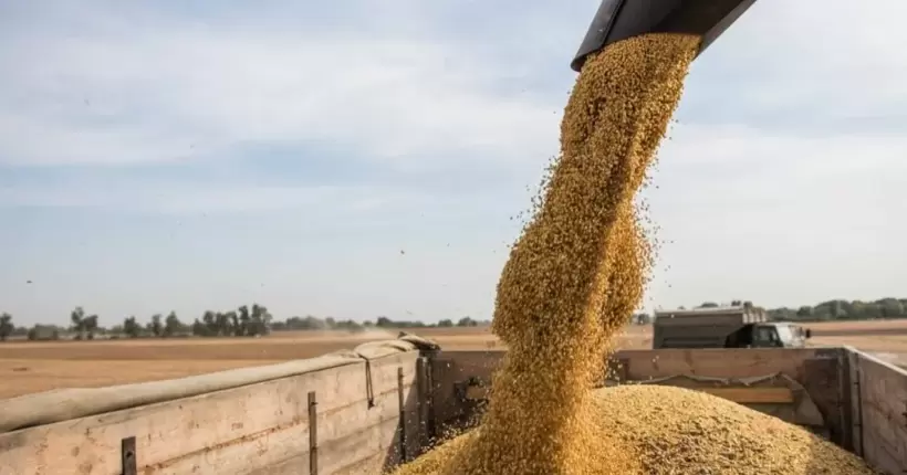 Київ надіслав ноти протесту Польщі та ЄС щодо блокування імпорту агропродукції