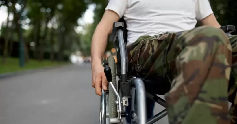 В Україні виплачуватимуть допомогу важкопораненим у зоні бойових дій: хто її отримає