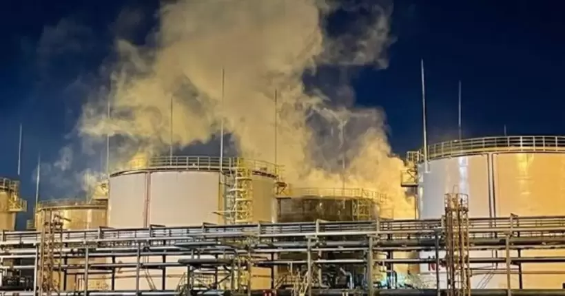 На Кубані загорівся черговий нафтозавод: причиною назвали безпілотник