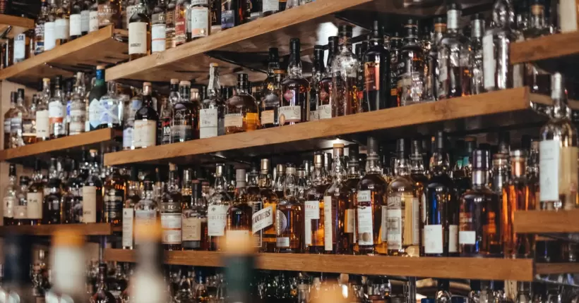 Через пияцтво росіян в окупованій Запорізькій області забороняють продаж алкоголю