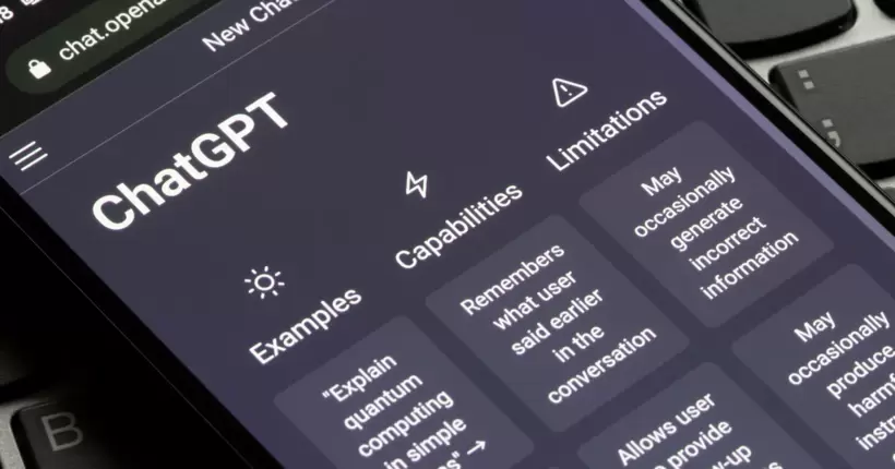 Укрзалізниця тепер використовує ChatGPT для обробки звернень пасажирів