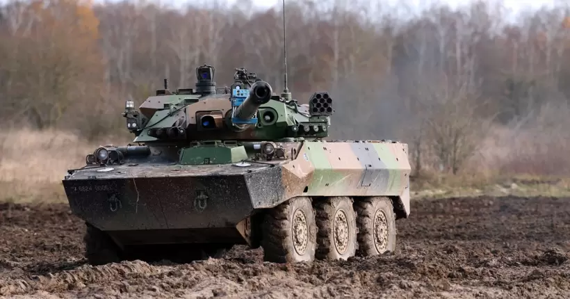 Франція передасть Україні десятки бронемашин і легких танків