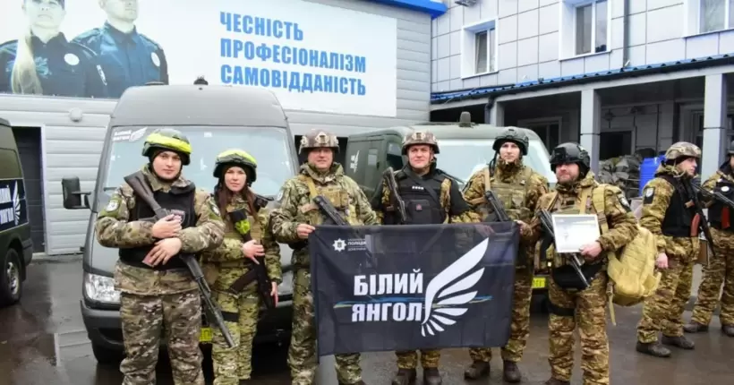 Окупанти обстріляли авто правоохоронців неподалік Бахмуту: пʼятеро осіб поранені