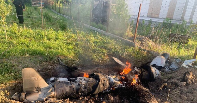 Ранковий обстріл Києва: уламки ракет упали в кількох районах міста