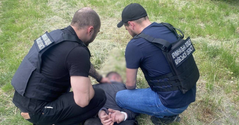 На Київщині чоловік зґвалтував чотирирічну дівчинку: він виявився працівником ліцею