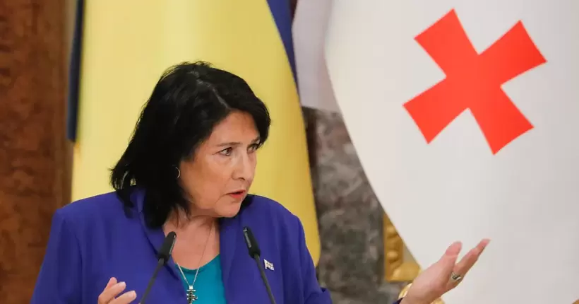 Зурабішвілі прокоментувала візит доньки Лаврова в Грузію та рейси в рф