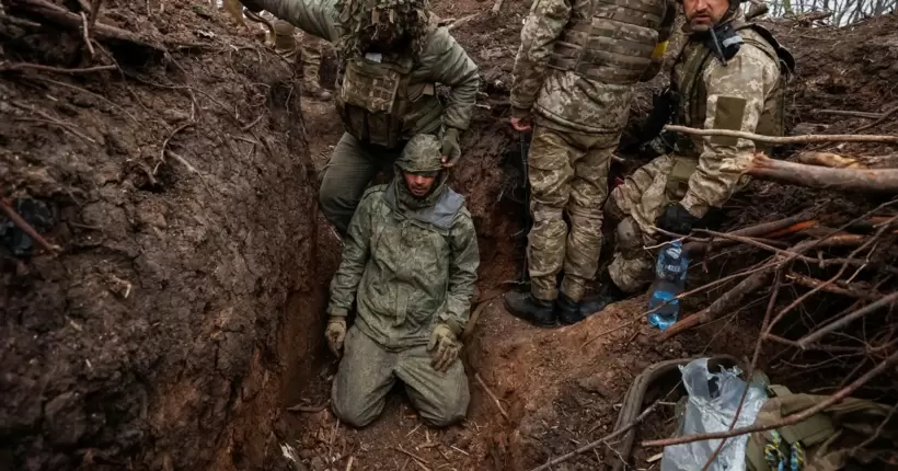 Сирський заявив про успіхи на флангах Бахмуту та показав полоненого окупанта. Відео