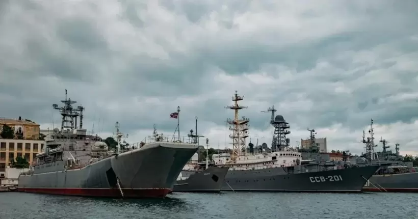 У Чорному морі знаходяться три ракетоносії рф із загальним залпом 16 