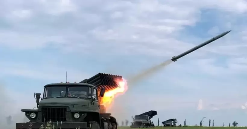 Мінус 540 окупантів, 15 танків та 27 артсистем: втрати рф на ранок 2 червня