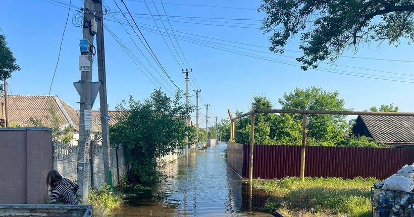 Міноборони: Вода з Каховської ГЕС може знести мінні загородження