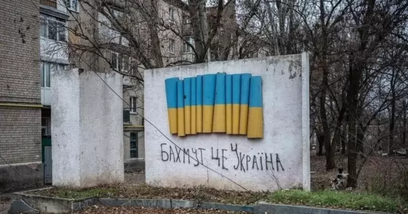 Росія перекидає резерви під Бахмут, щоб бодай якось втримати території, - військовий аналітик