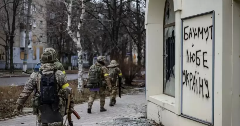 Наші захисники поблизу Бахмута за добу посунули окупантів на 1,8 км вздовж та 1,2 км вглиб